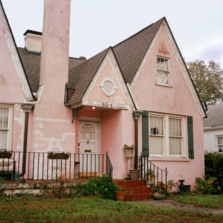 MD PRESENTS: Grace Ann Leadbeater Pink House in Savannah